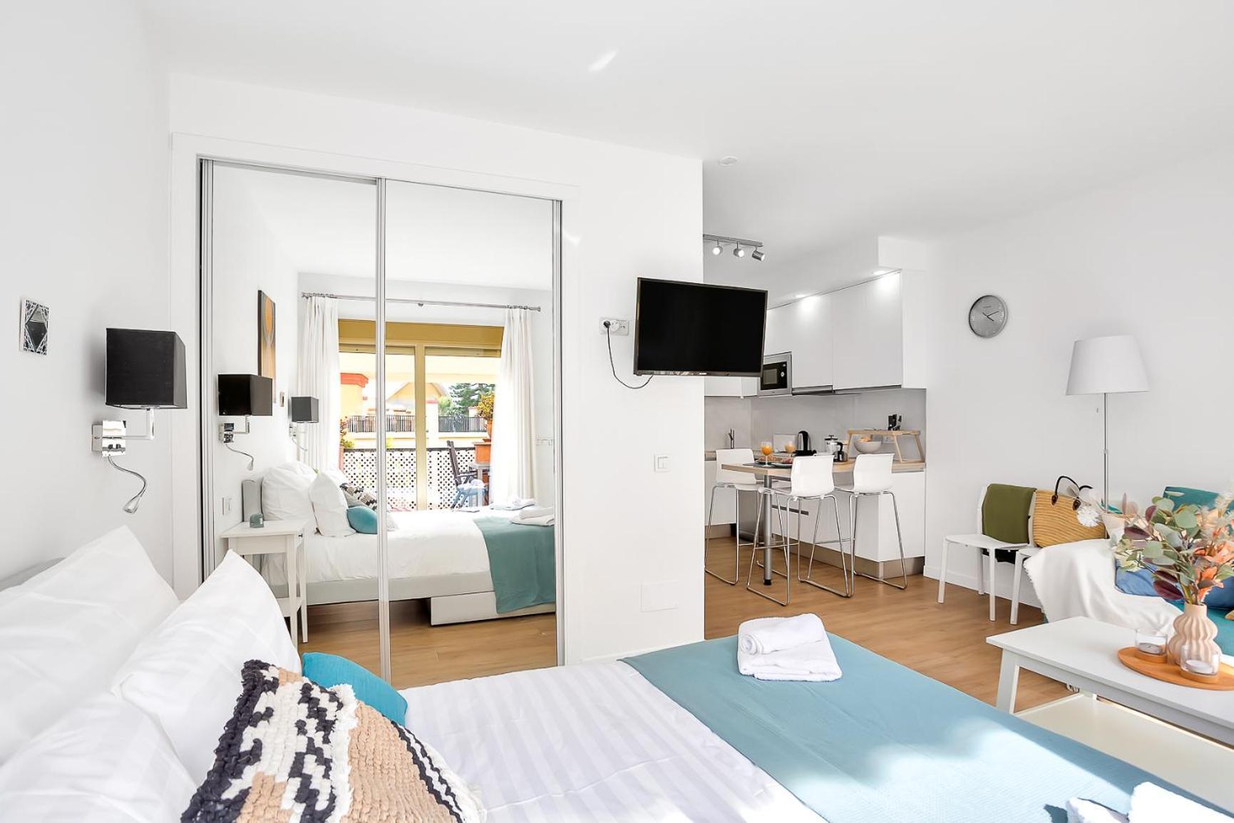 Modern Beach Apartment Romana Playa 723 In Marbella, Elviria Exteriér fotografie