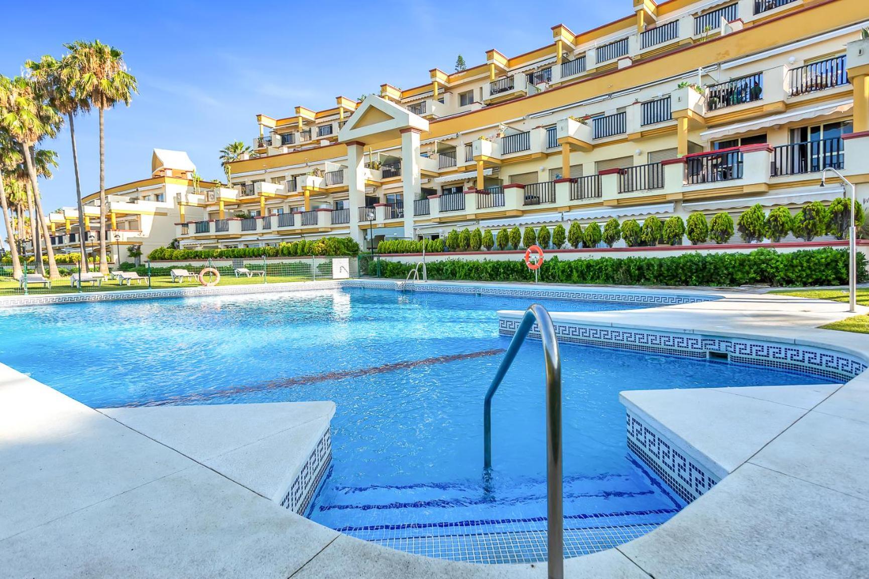 Modern Beach Apartment Romana Playa 723 In Marbella, Elviria Exteriér fotografie